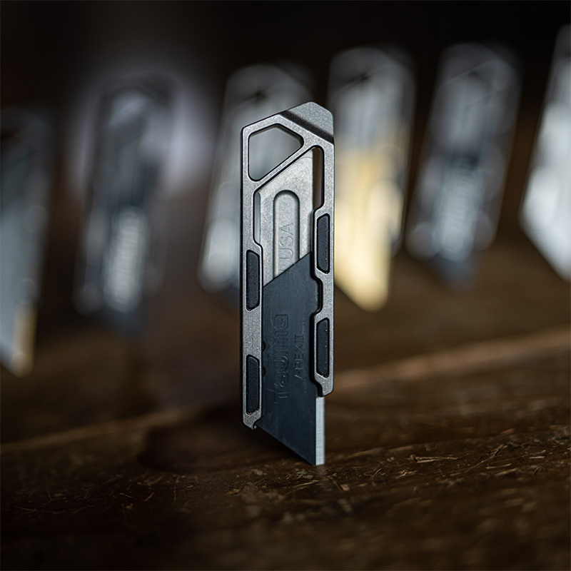 maglock-tirant-razor-M-photo-titanium-utility-knife