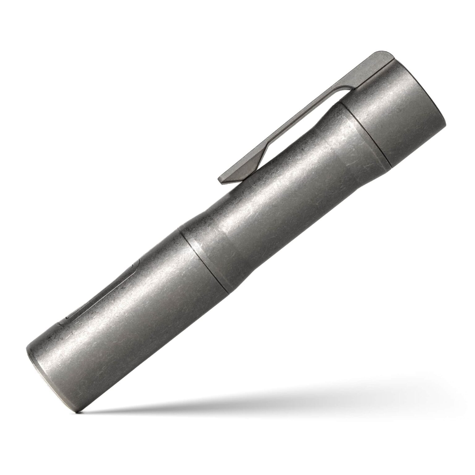 RAMPANT™ R4 EDC Flashlight (Stonewashed 6AL-4V Titanium + Copper Pill ...