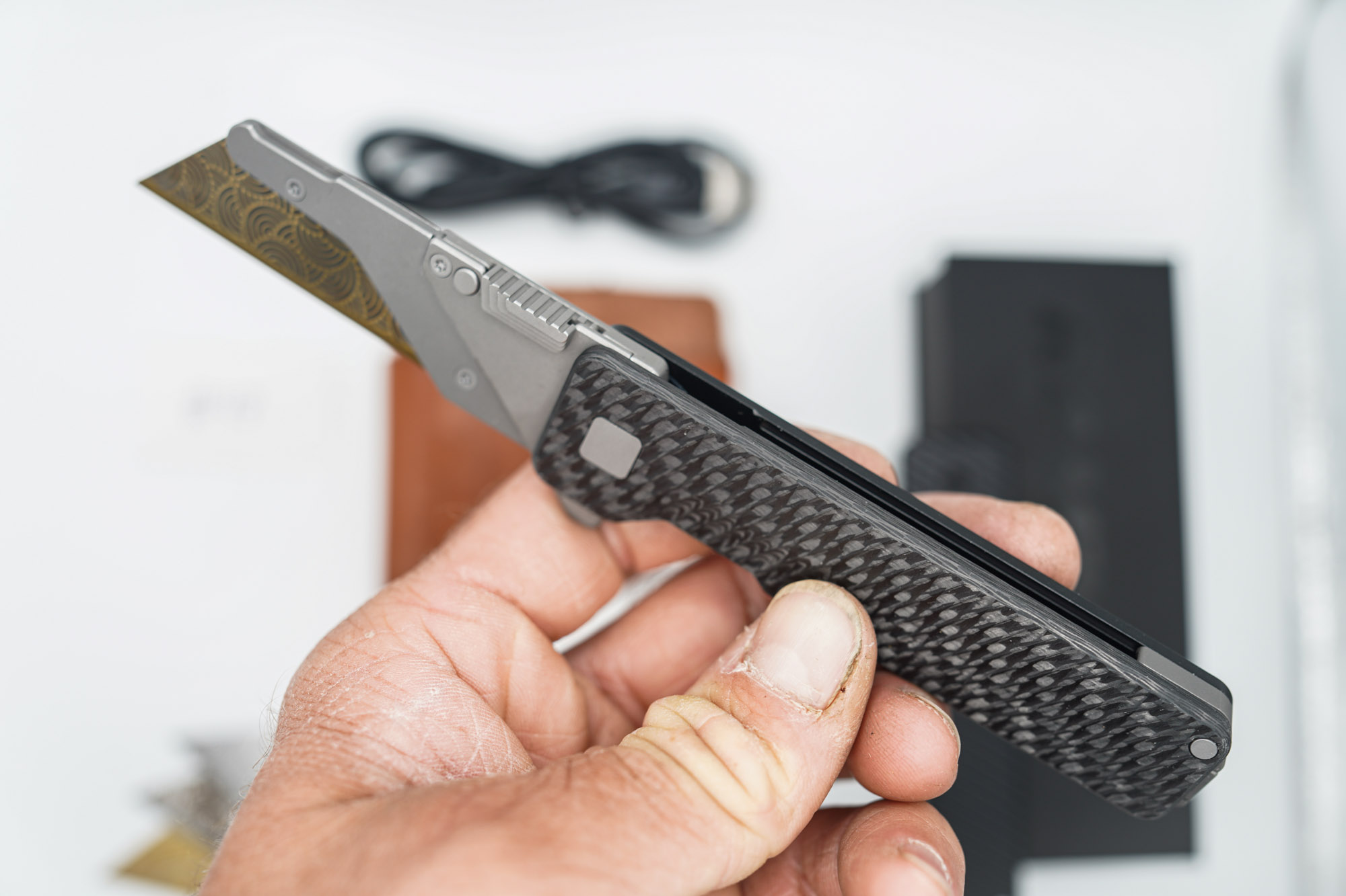 BUILD #47 Combo — Condition 9/10 — TiRant ULTRA Carbon Fiber USA-Milled Deep Slash RH Scale + Jet-Black PVD Deep Slash LH Scale + Original Deep Slash RH Ti Black PVD Scale + 4X Custom Laser Engraved Razor Blades + Rampant R4 519a Aluminum Flashlight In RAW Machined Finish + 9/10 Prototype Brown FieldPro Pocket Organizer W/Belt Loop - Image 5