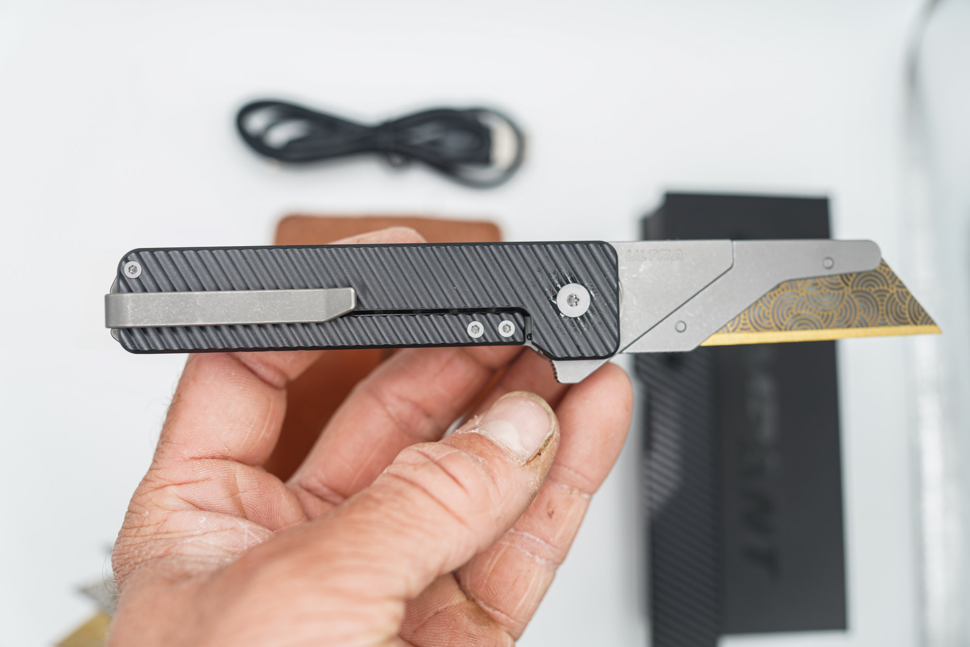 BUILD #47 Combo — Condition 9/10 — TiRant ULTRA Carbon Fiber USA-Milled Deep Slash RH Scale + Jet-Black PVD Deep Slash LH Scale + Original Deep Slash RH Ti Black PVD Scale + 4X Custom Laser Engraved Razor Blades + Rampant R4 519a Aluminum Flashlight In RAW Machined Finish + 9/10 Prototype Brown FieldPro Pocket Organizer W/Belt Loop - Image 6