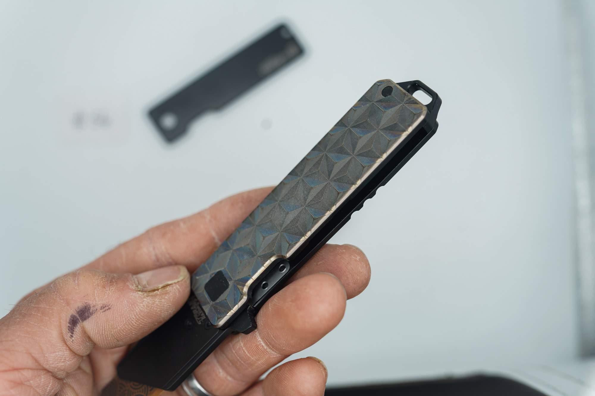 BUILD #56 — Condition 8/10 — TiRant RAZOR V3 - Blem APEX Flare RH Scale Installed + Smooth Jet-Black V3 Scale + 3X Custom Laser Engraved Razor Blades - Image 2