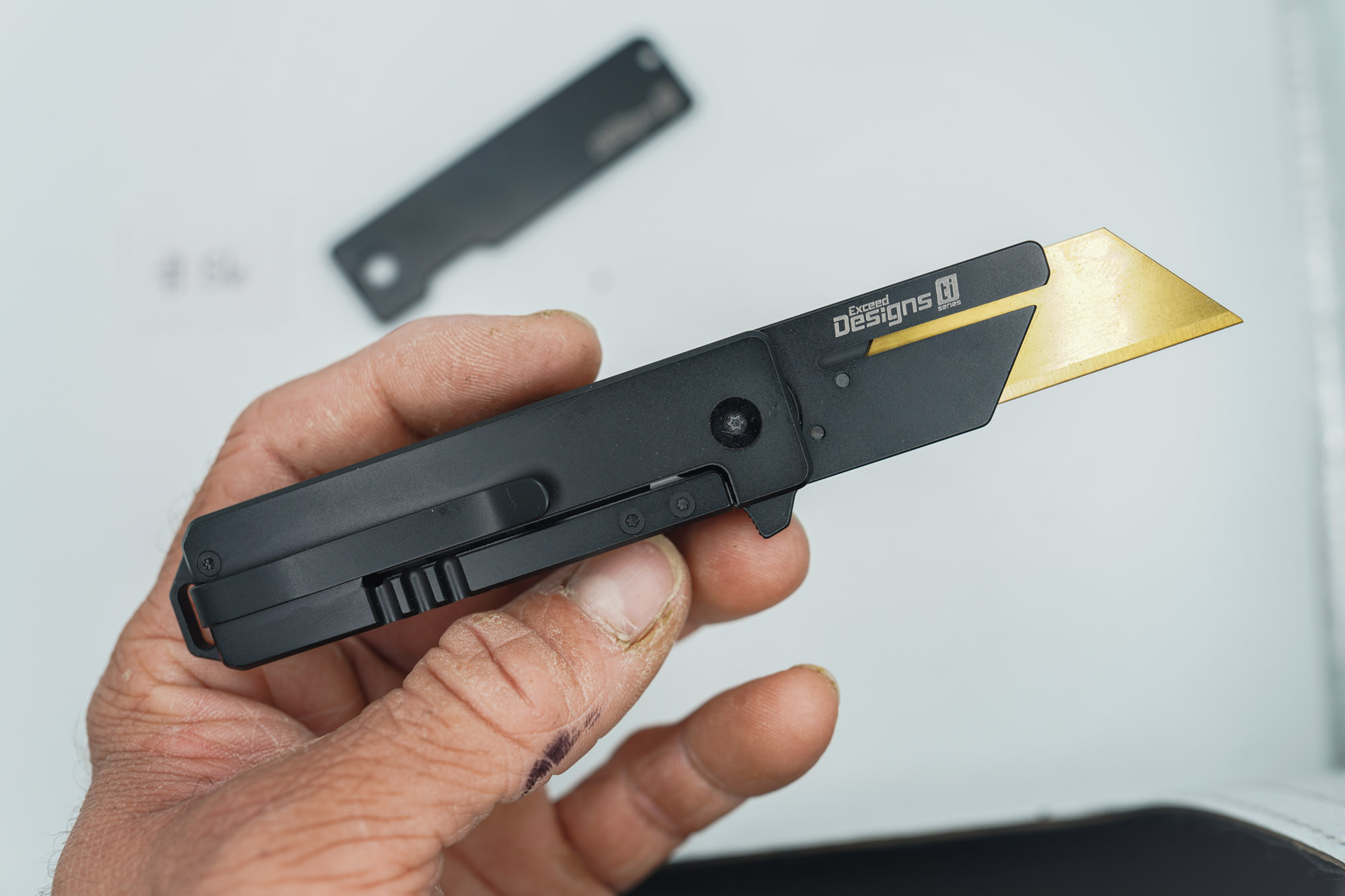 BUILD #56 — Condition 8/10 — TiRant RAZOR V3 - Blem APEX Flare RH Scale Installed + Smooth Jet-Black V3 Scale + 3X Custom Laser Engraved Razor Blades - Image 8