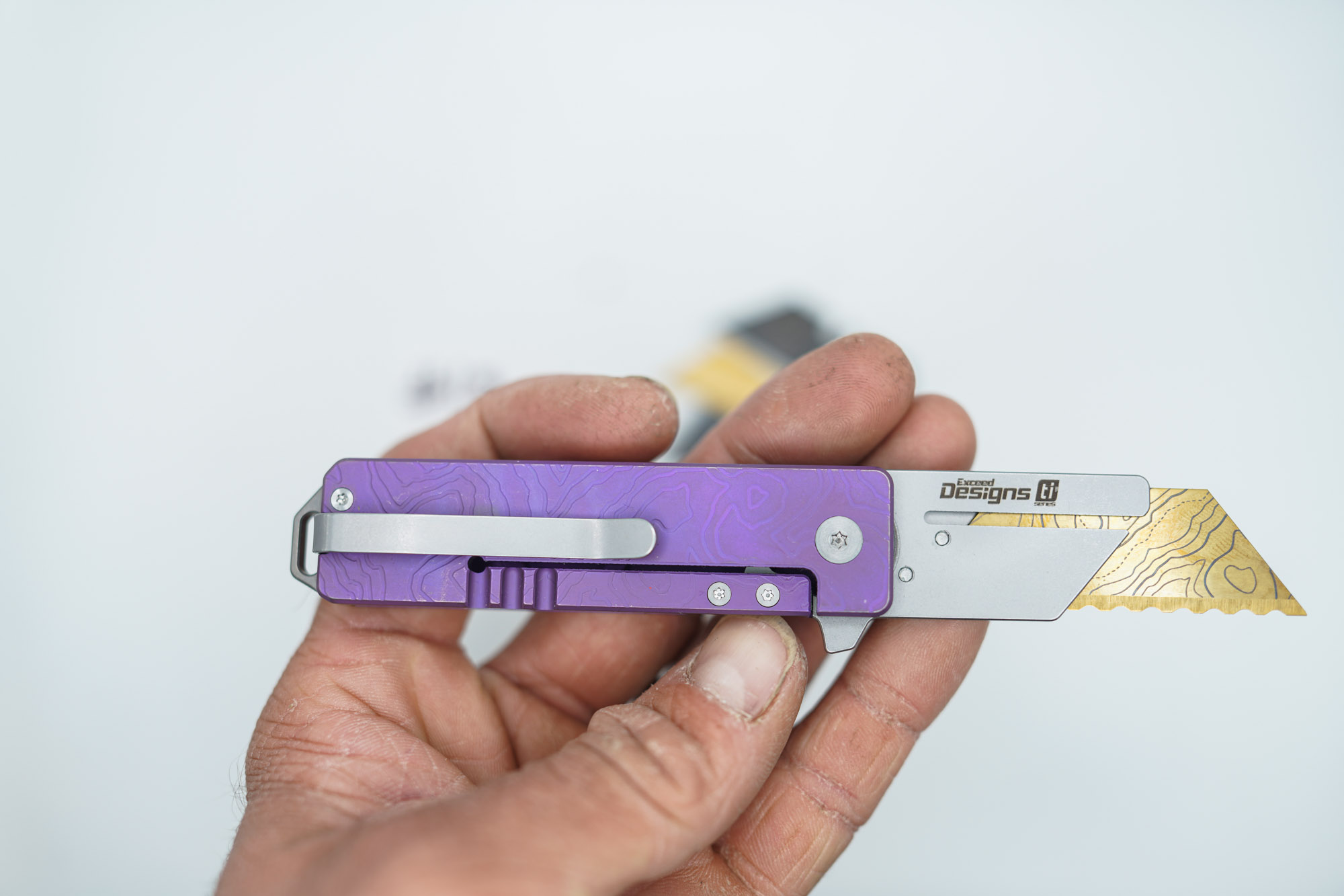 BUILD #113 — Condition 8/10 — TiRant RAZOR V3 Dual-Sided Cascadia 3D-Milled Texture + Custom Electro-Etch & Dip Purple ANO + 3 Custom Laser Engraved Razor Blades From The ToolRoom - Image 4