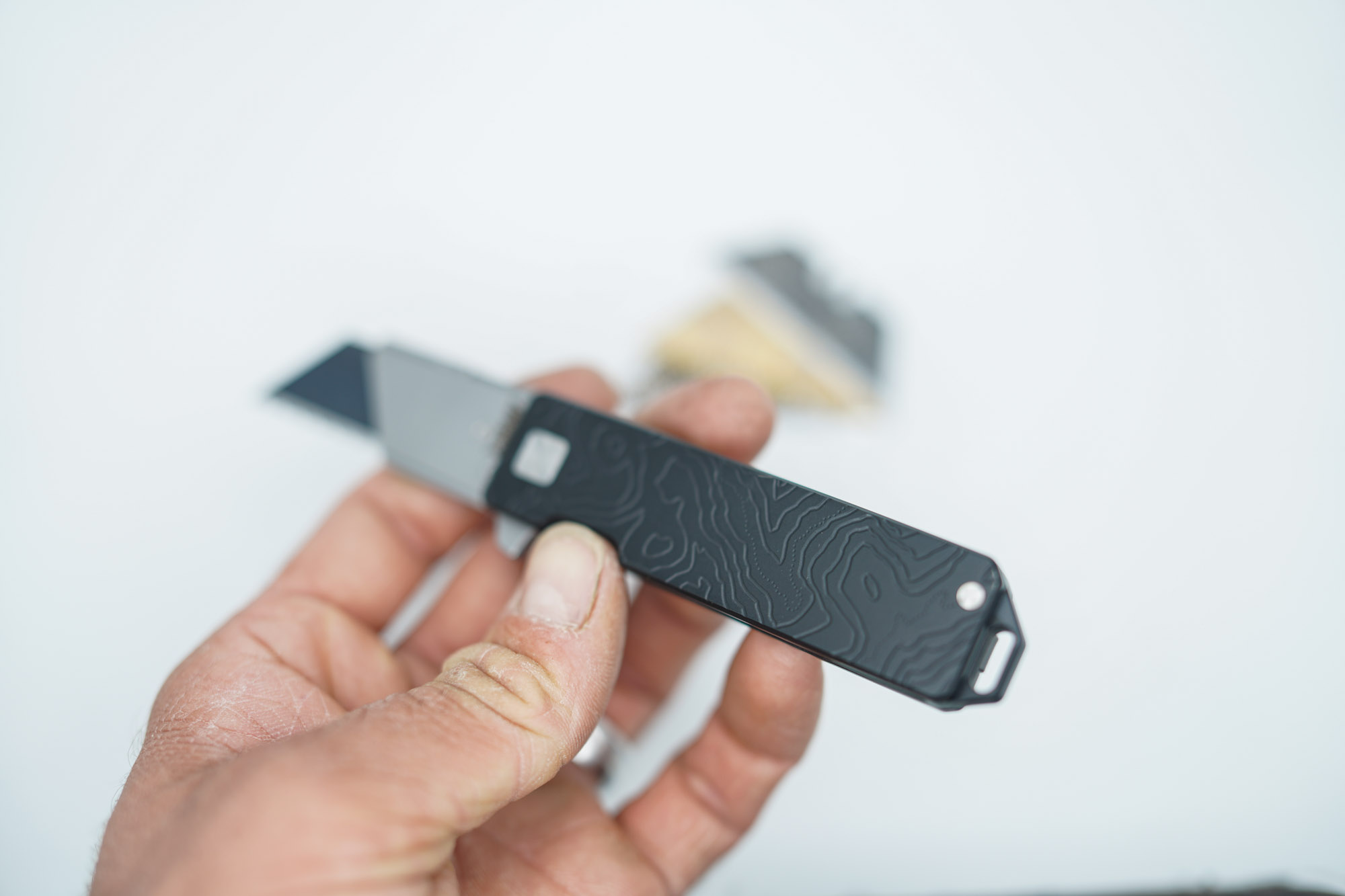 BUILD #118s — Condition 9/10 — TiRant RAZOR V3 Jet-Black PVD Dual-Sided 3D-Milled Cascadia Edition Prototype Laser-Etched + 38MM Mini Clip + Silver Hardware Contrast + Pre-Installed SKIFF Bearings + 4X Custom Laser Engraved Razor Blades From The ToolRoom - Image 5