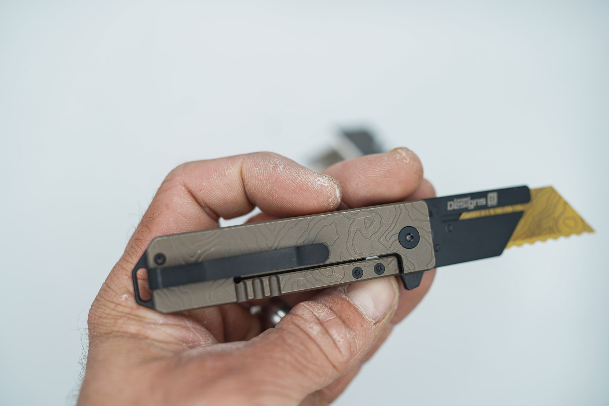 BUILD #129 — Condition 8/10 — TiRant RAZOR V3 Cascadia Topo 3D Milled W/Jet-Black Hardware / Blade Holder + 4X Custom Laser Engraved Razor Blades From The ToolRoom - Image 4