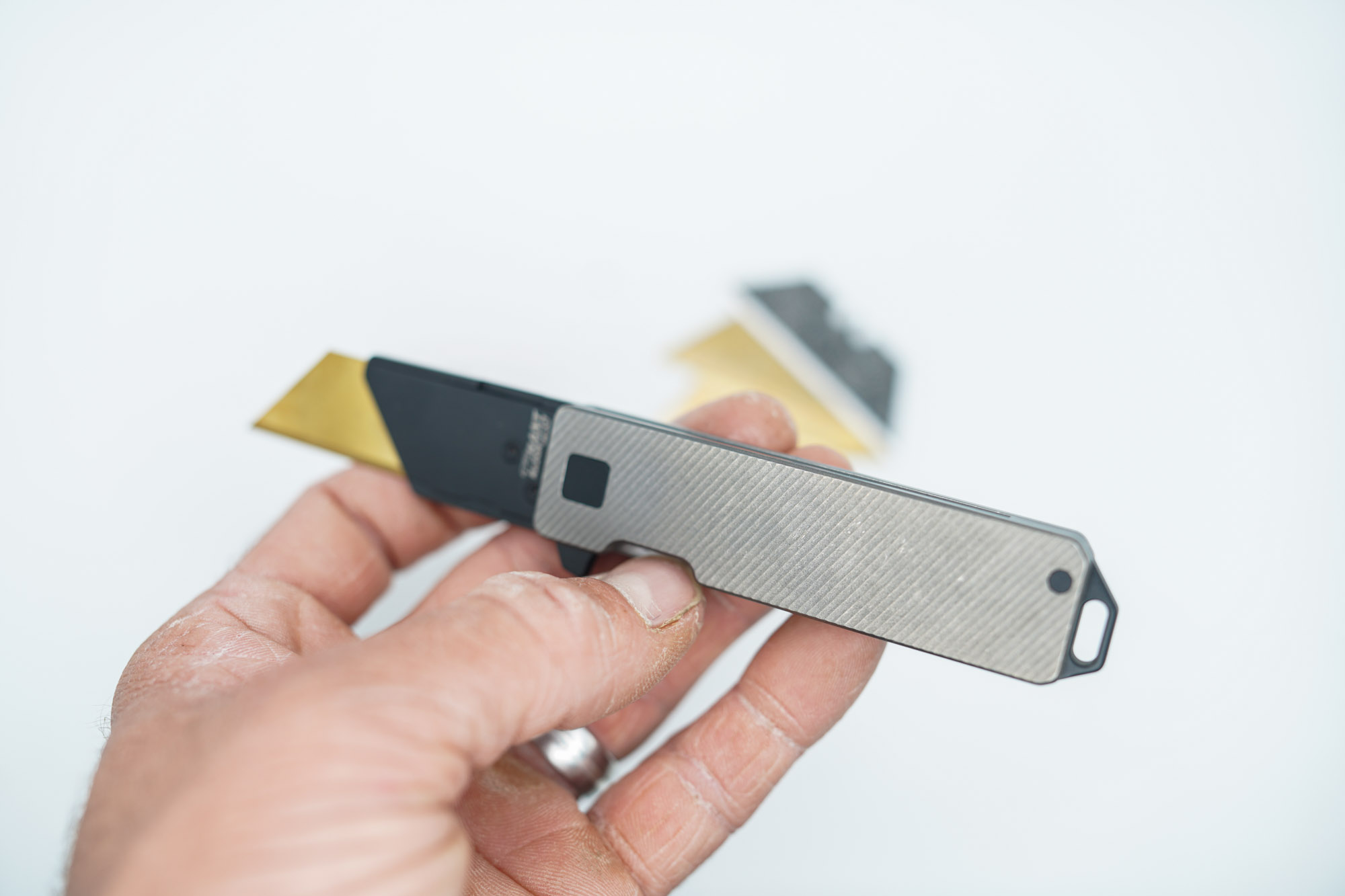 BUILD #136 — Condition 10/10 — TiRant RAZOR V3 Jet-Black PVD + USA-Milled Micro-Slash RH Handle + 3X Custom Laser Engraved Razor Blades From The ToolRoom - Image 4