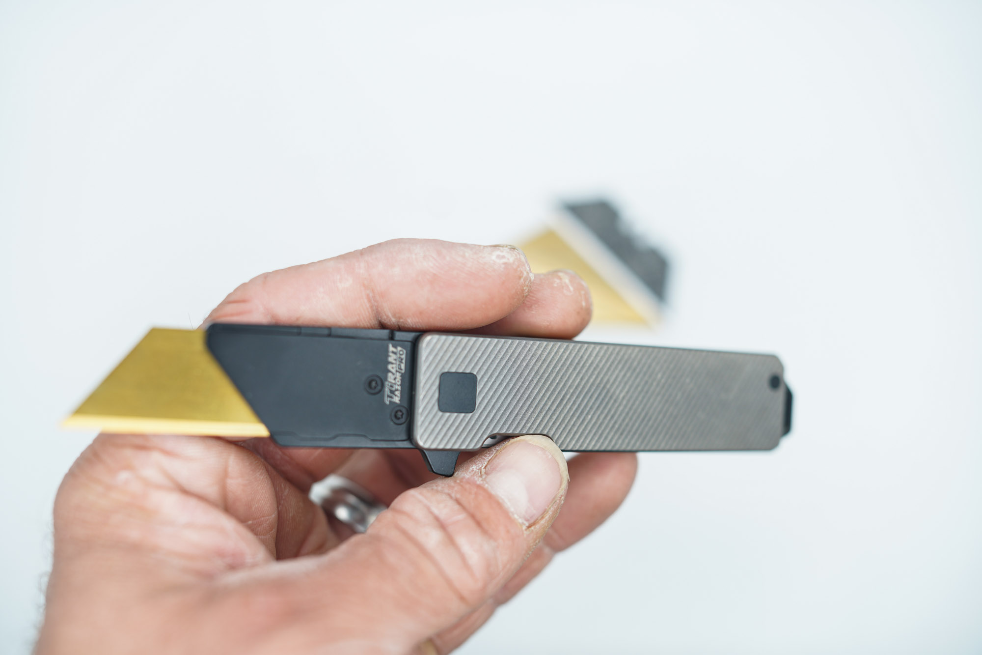 BUILD #136 — Condition 10/10 — TiRant RAZOR V3 Jet-Black PVD + USA-Milled Micro-Slash RH Handle + 3X Custom Laser Engraved Razor Blades From The ToolRoom - Image 5