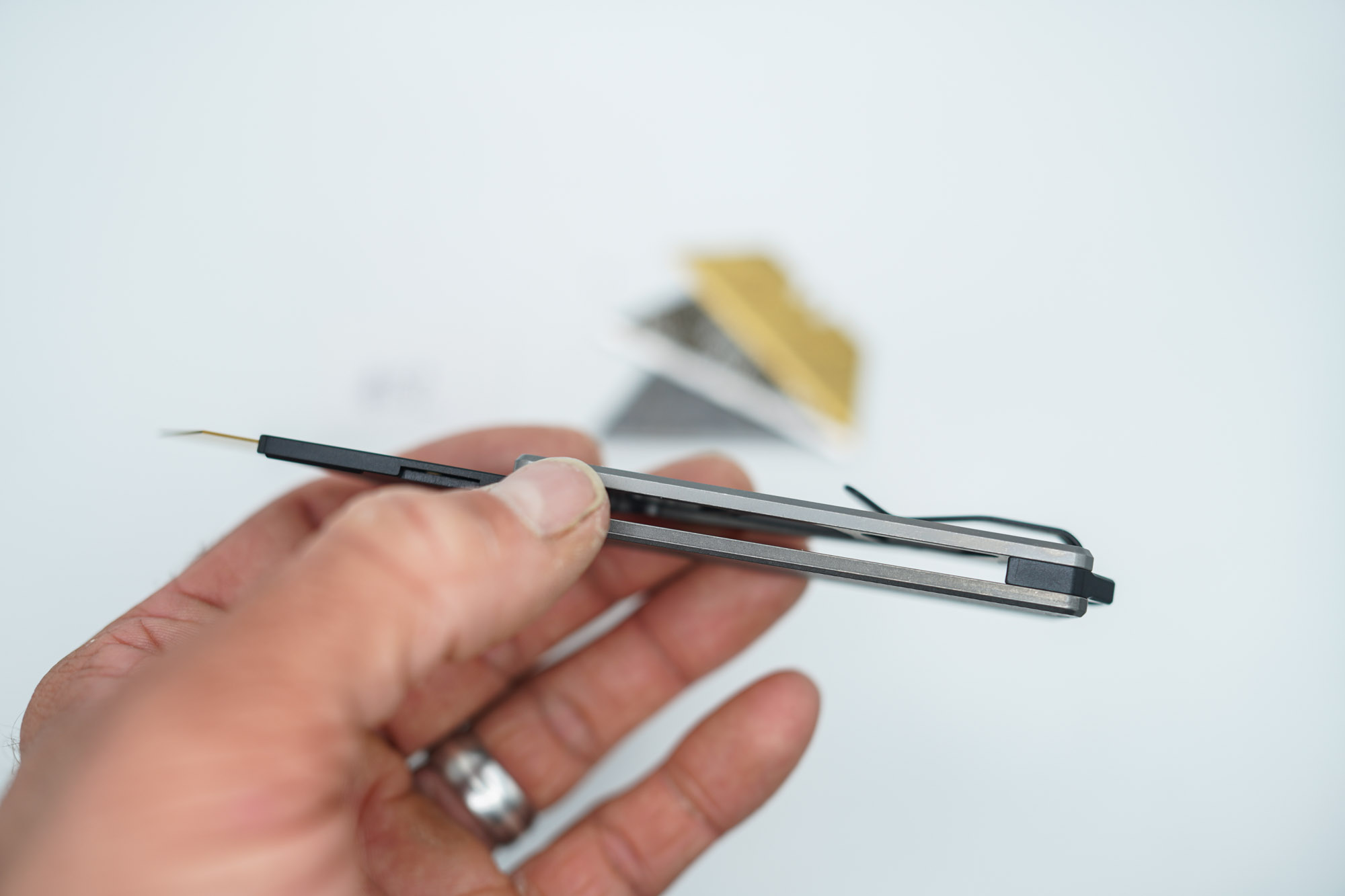 BUILD #152 — Condition 10/10 — TiRant RAZOR V3 Stonewashed Titanium + Jet-Black PVD + USA-Milled 'Micro-Slash' RH Handle + 38MM Mini Clip + 3X Custom Laser Engraved Razor Blades From The ToolRoom - Image 5