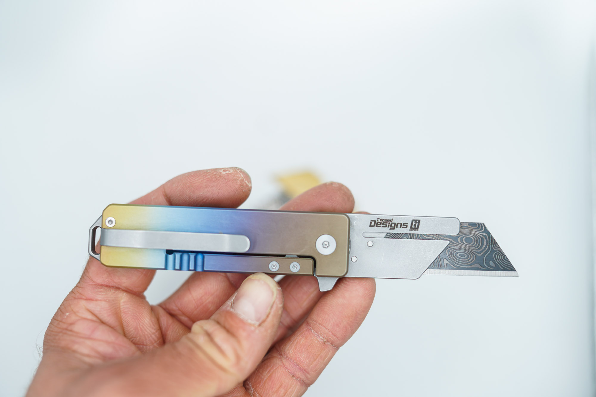 BUILD #161 — Condition 8/10 — TiRant RAZOR V3 + RARE Hand-Applied Custom Color Fade Anodization + 3X Custom Laser Engraved Razor Blades From The ToolRoom - Image 5